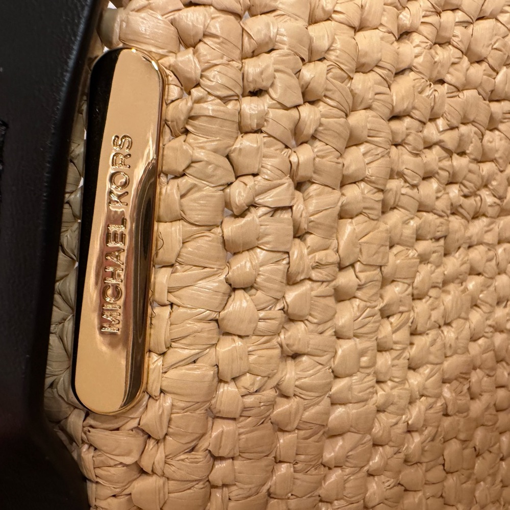 Michael Kors Isa Raffia Tote Large - Picture 11 of 14